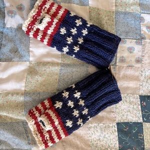 NWT Yak and Yeti knit lined hand warmers discontinued style. Americana.